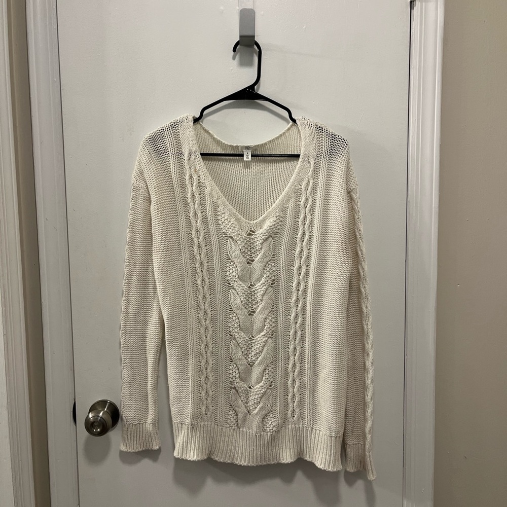 Elegant Cream V-Neck Cable Knit Sweater